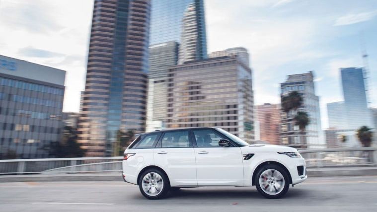 Land Rover Discovery Sport in city background