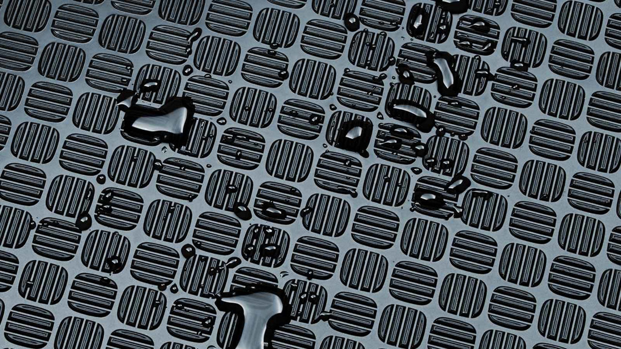 floor pattern and liquid
