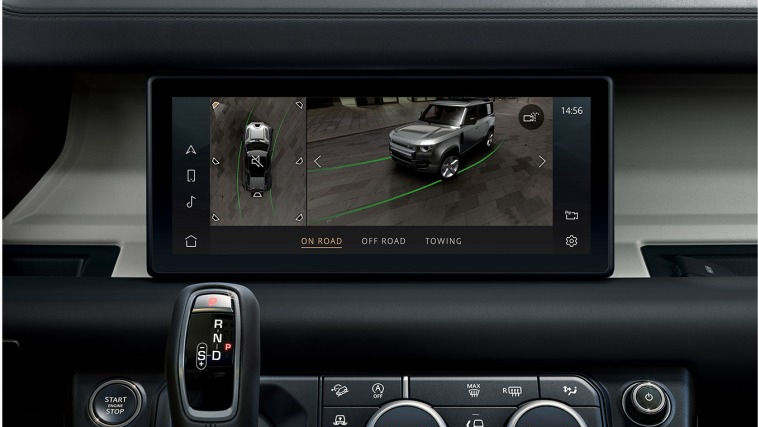 Land Rover Defender screen on road information