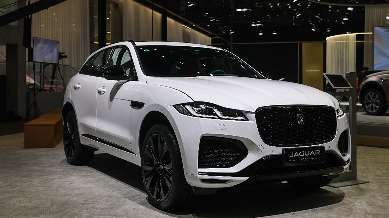 F-Pace Launch