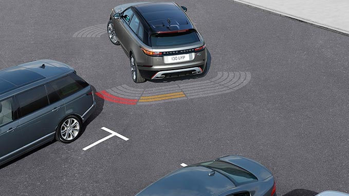 Range Rover is parking