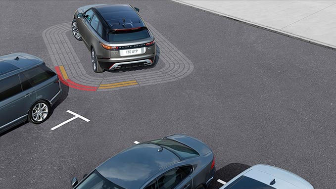 Range Rover parking assistance
