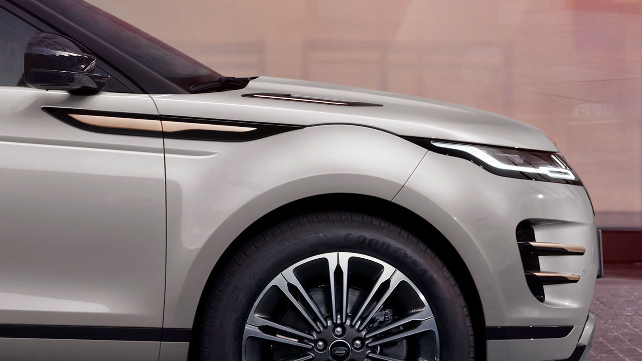 Zoomed Side View of Range Rover Evoque 