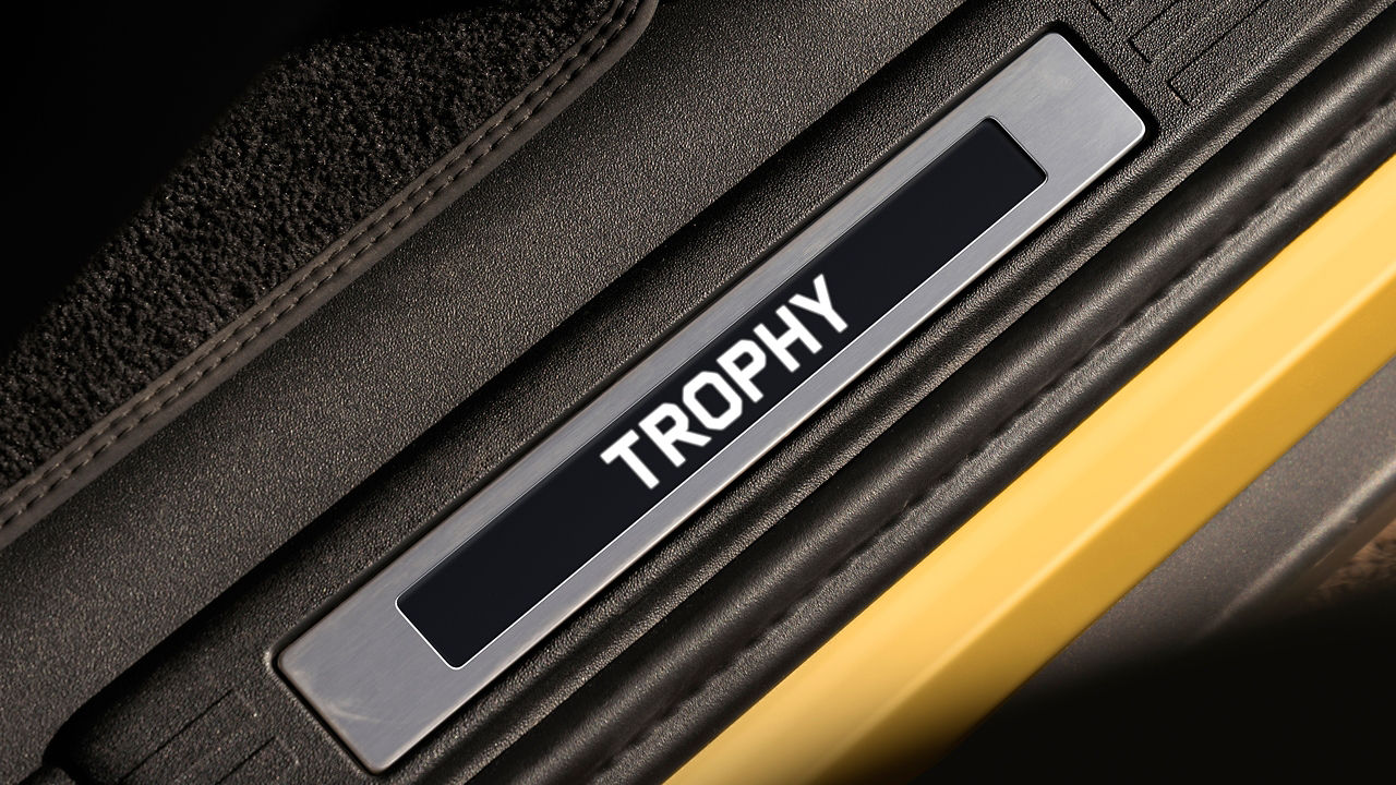 Illuminated treadplates pay homage