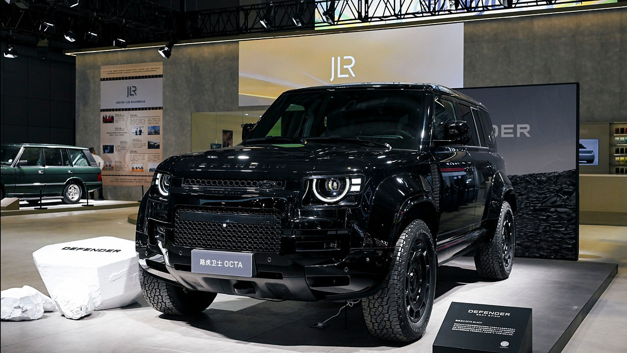 The all-new Land Rover Defender, the "New King of Off-Road," makes its public debut on the OCTA.