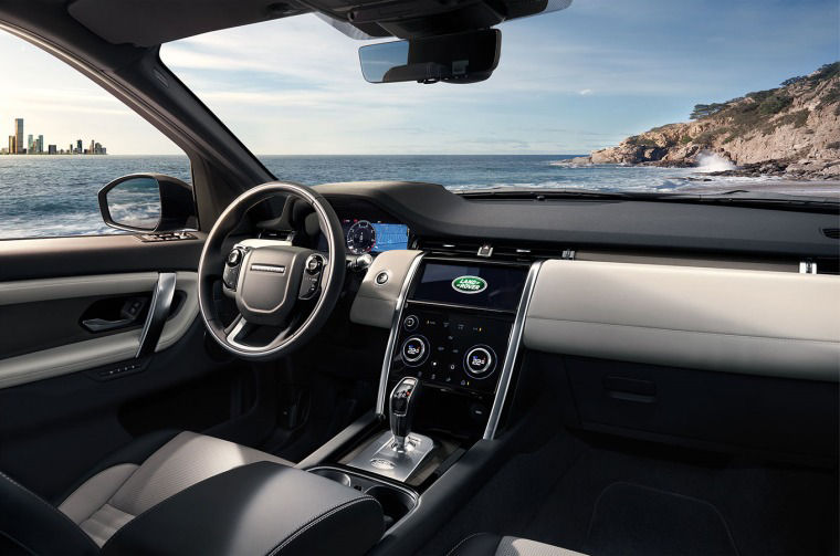 Land Rover Discovery cockpit