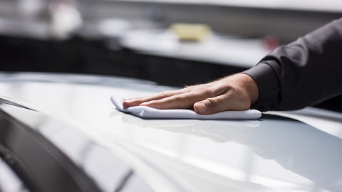 Polishing car
