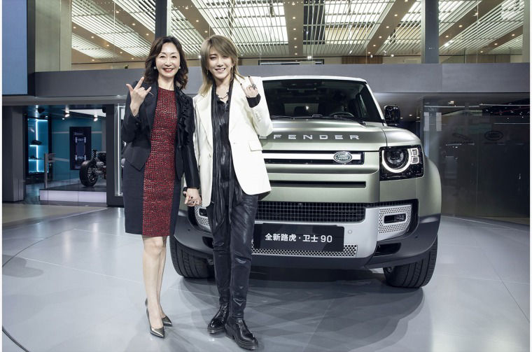 Ms. Wang Yan and Ms. Liu Xin