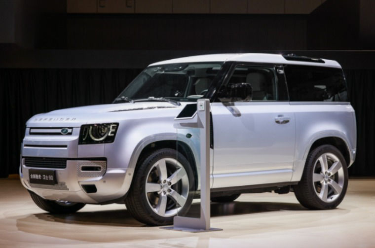 Land Rover Defender showcase