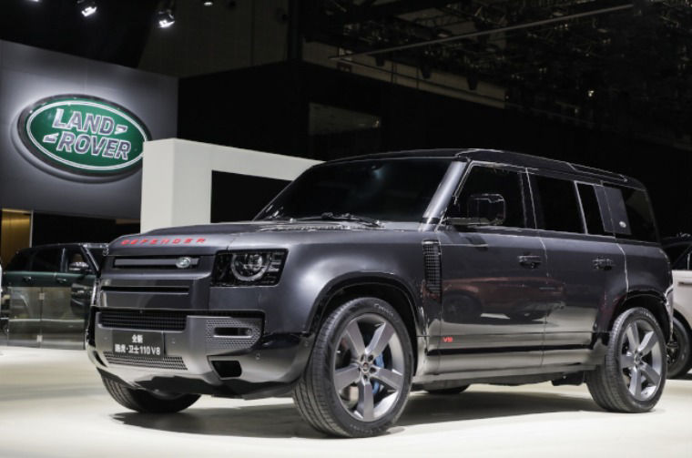 Land Rover Defender 110 showcase