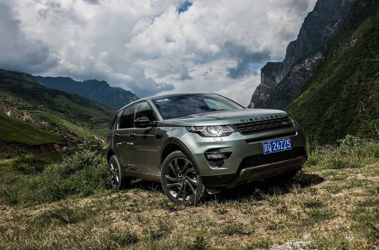 Land Rover Discovery in mountain landscape