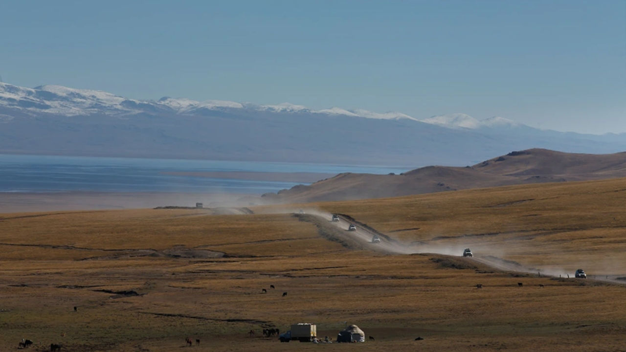 Range Rover Hybrids follow the ancient silk route